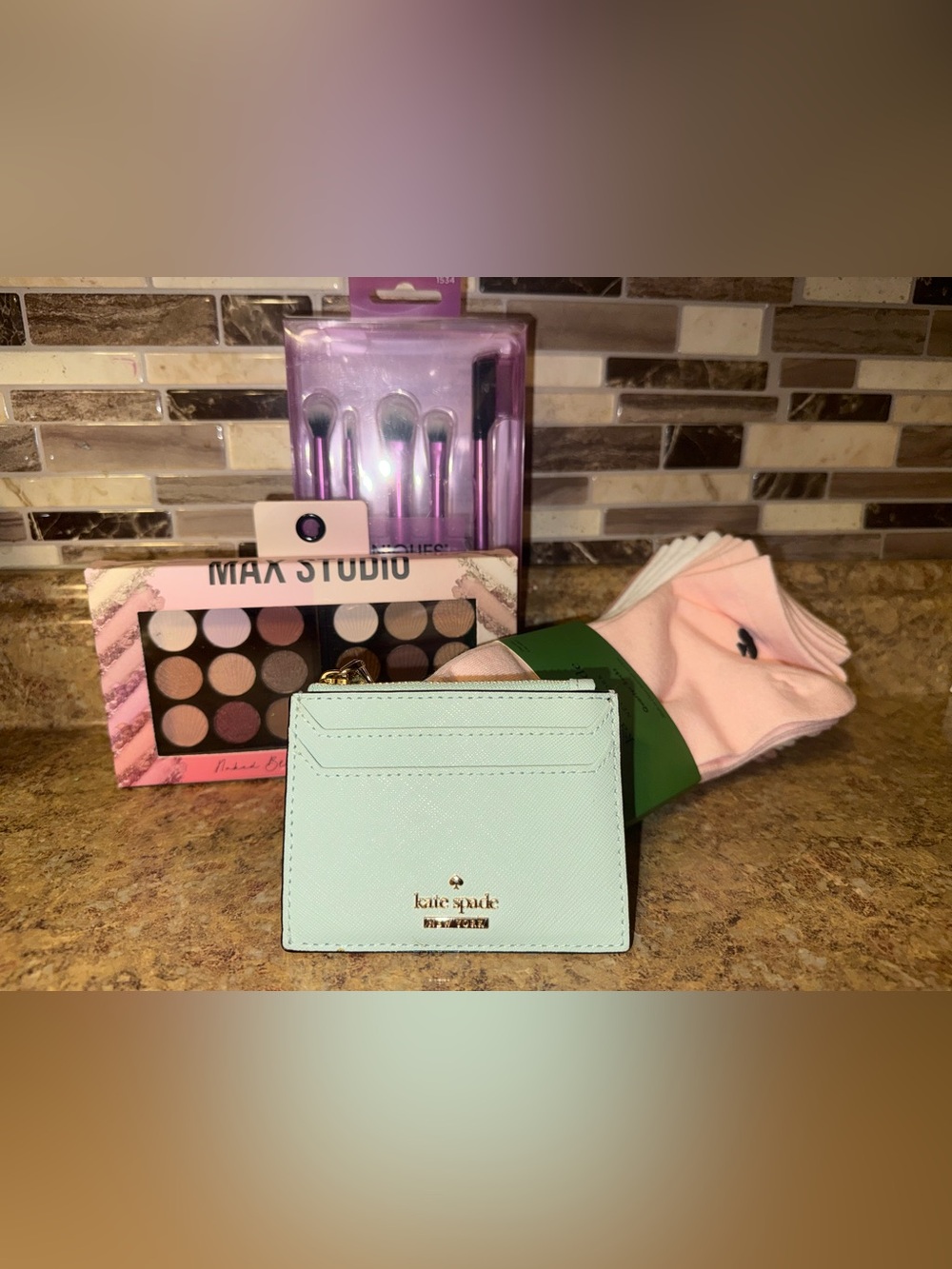 ***BUNDLE: Kate Spade Card Holder & Socks with Eyeshadow & Makeup Brushes